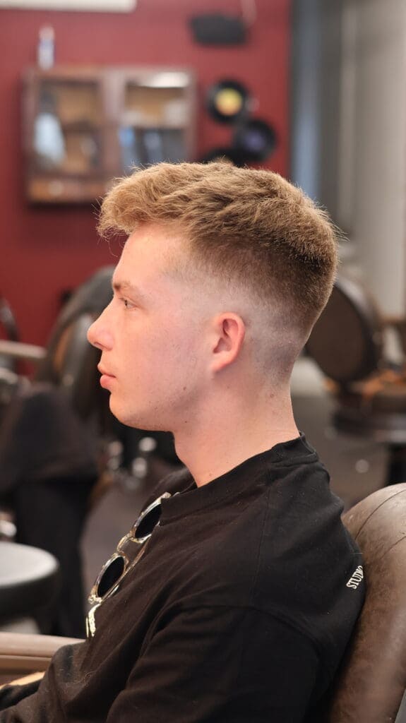 skin fade klippet hos Carlsens Barbershop Århus