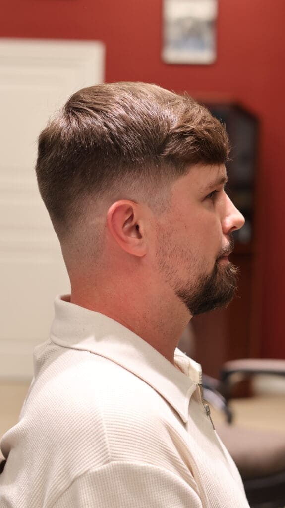 skin fade klippet hos Carlsens Barbershop Århus