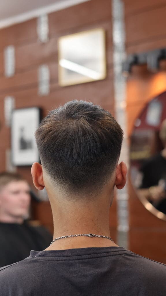 skin fade klippet hos Carlsens Barbershop Århus